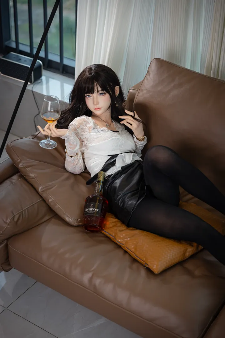 ตุ๊กตายางซิลิโคน Lina 152 ซม. สไตล์ 2.5D